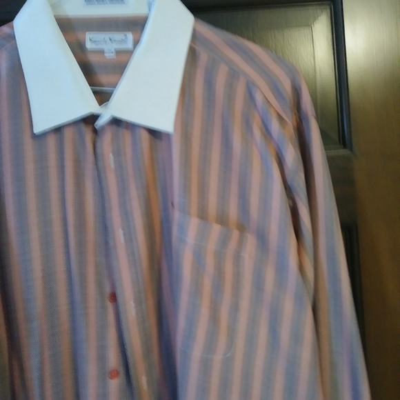 Dress shirt with French cuffs - Picture 2 of 4